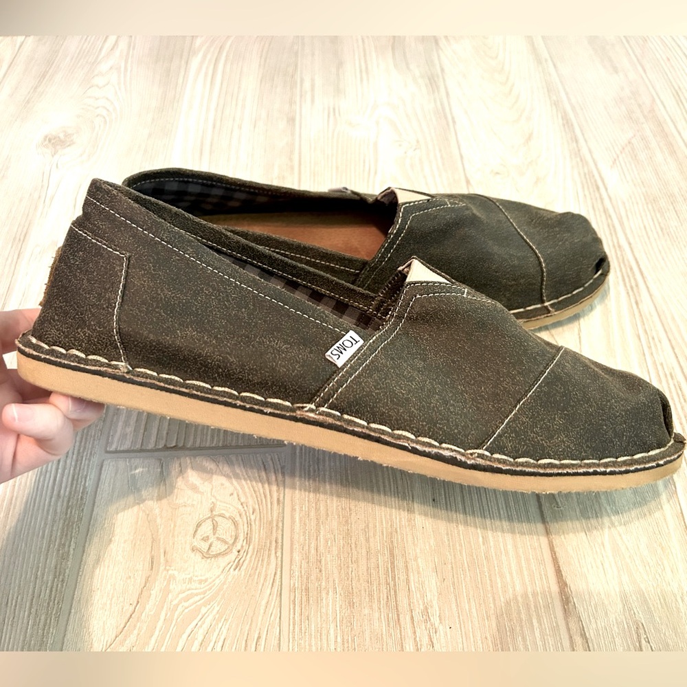 Mens Toms brown stitchouts size 11